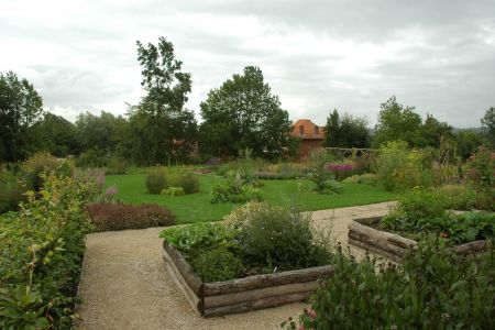 Jardin médicinal à Ellezelles (Les Jardins de la Grange) (2).JPG